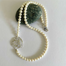 Load image into Gallery viewer, Handmade Necklace “Rose with Pearls”.
