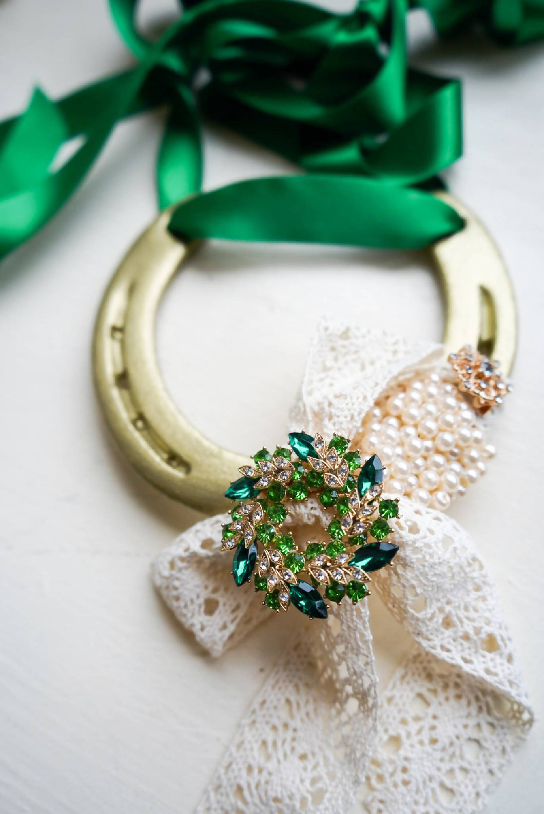 Emerald lucky Horse Shoe Wedding or Engagement gift