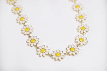 Load image into Gallery viewer, ONLY DAISIES WHITE NECKLACE
